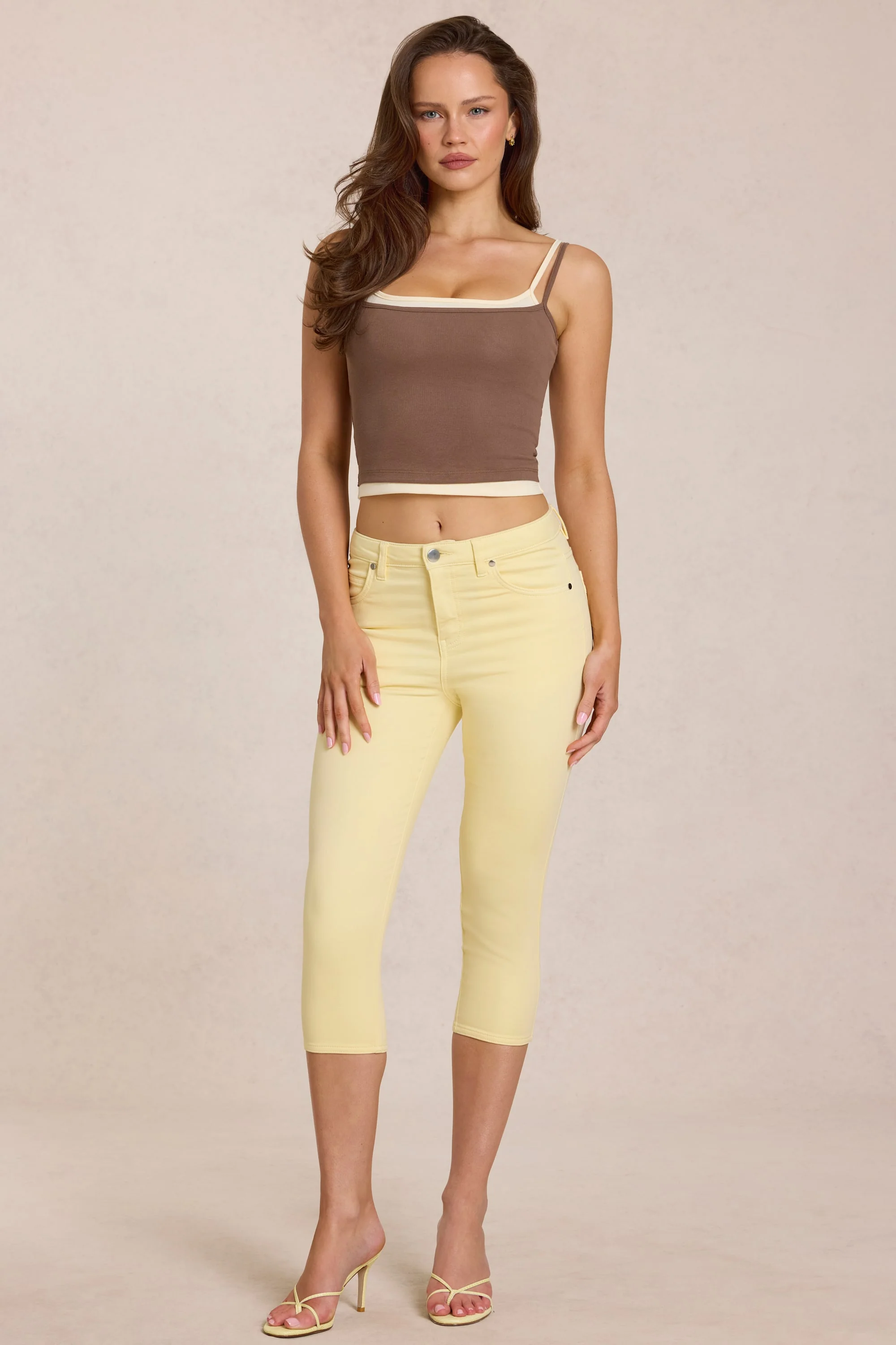 Mid-Rise Capri Jeans in Lemon Yellow