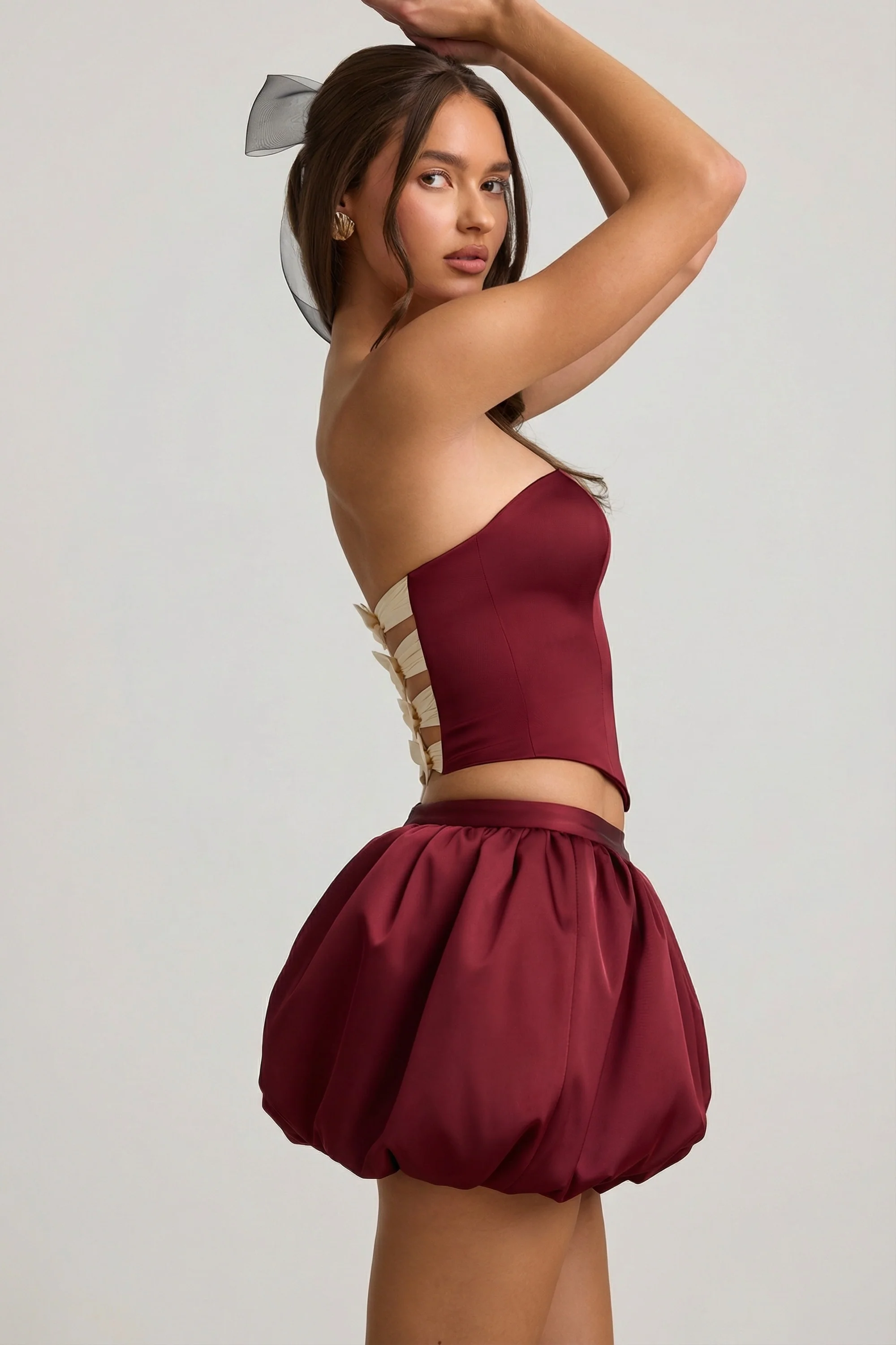 Bubble Hem Mid-Rise Mini Skirt in Wine Red - Image 4