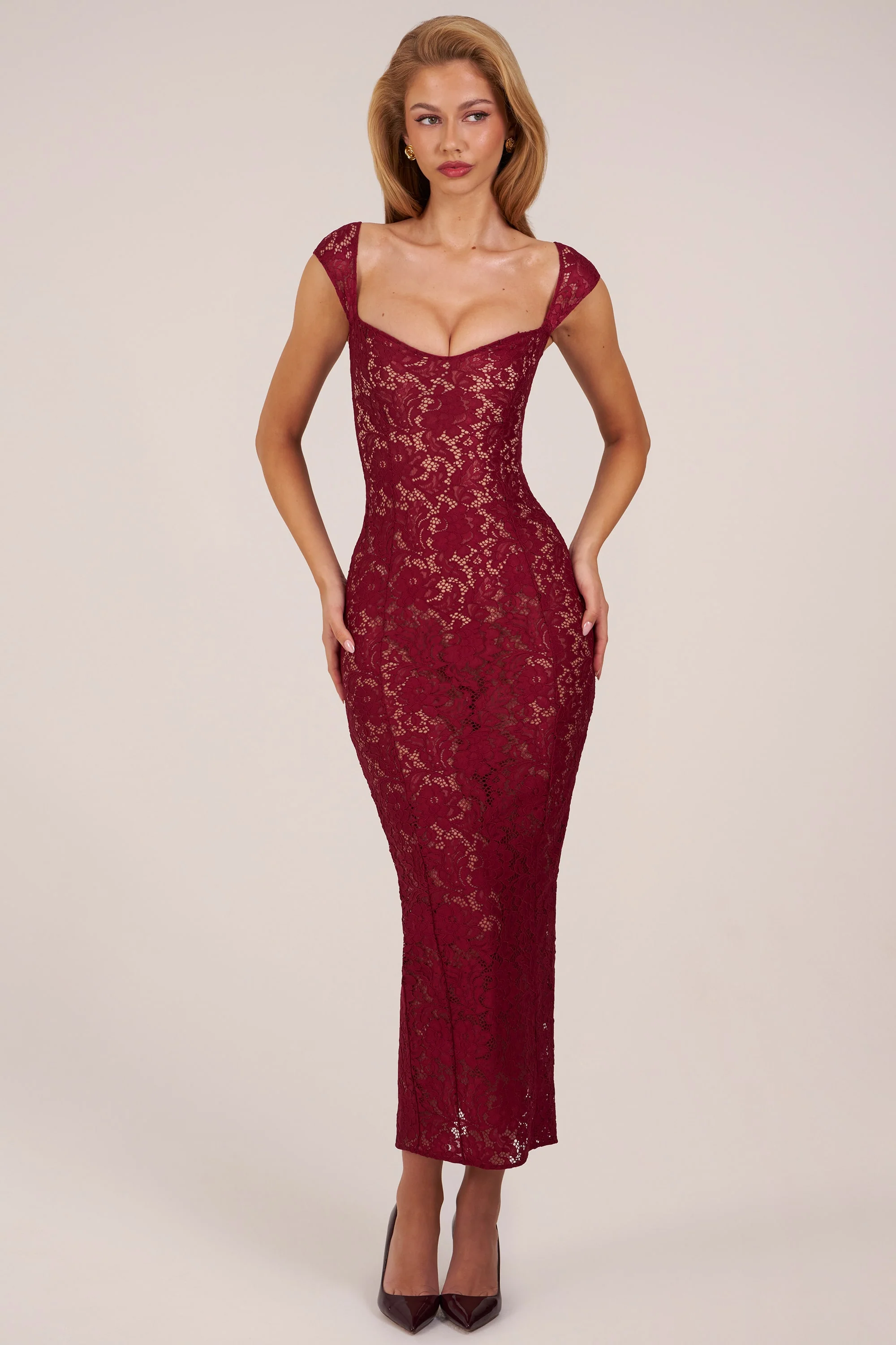 Sweetheart-Neck Maxi Dress in Wine - Image 5