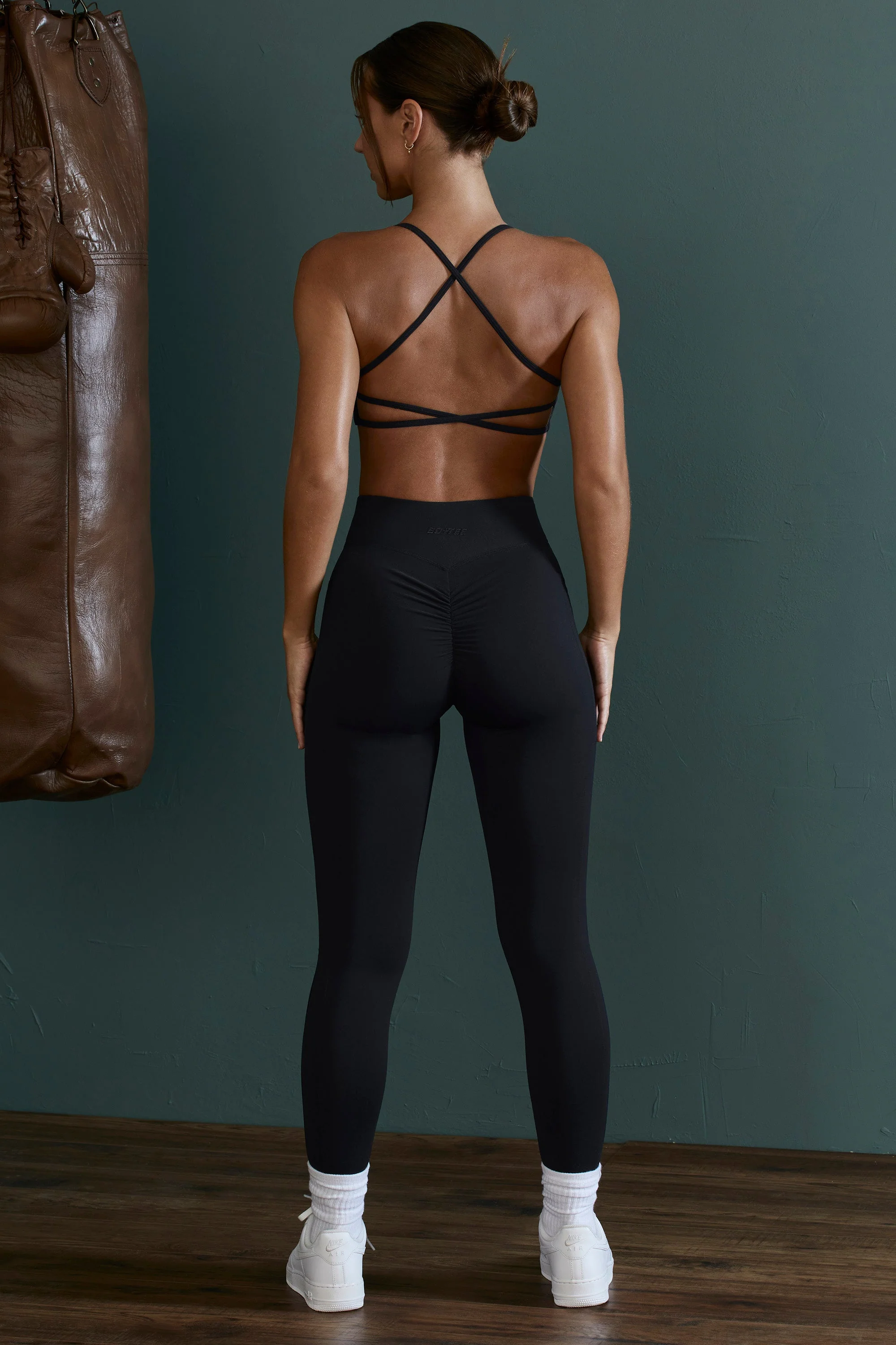 Seamless Strappy Sports Bra in Black - Image 10