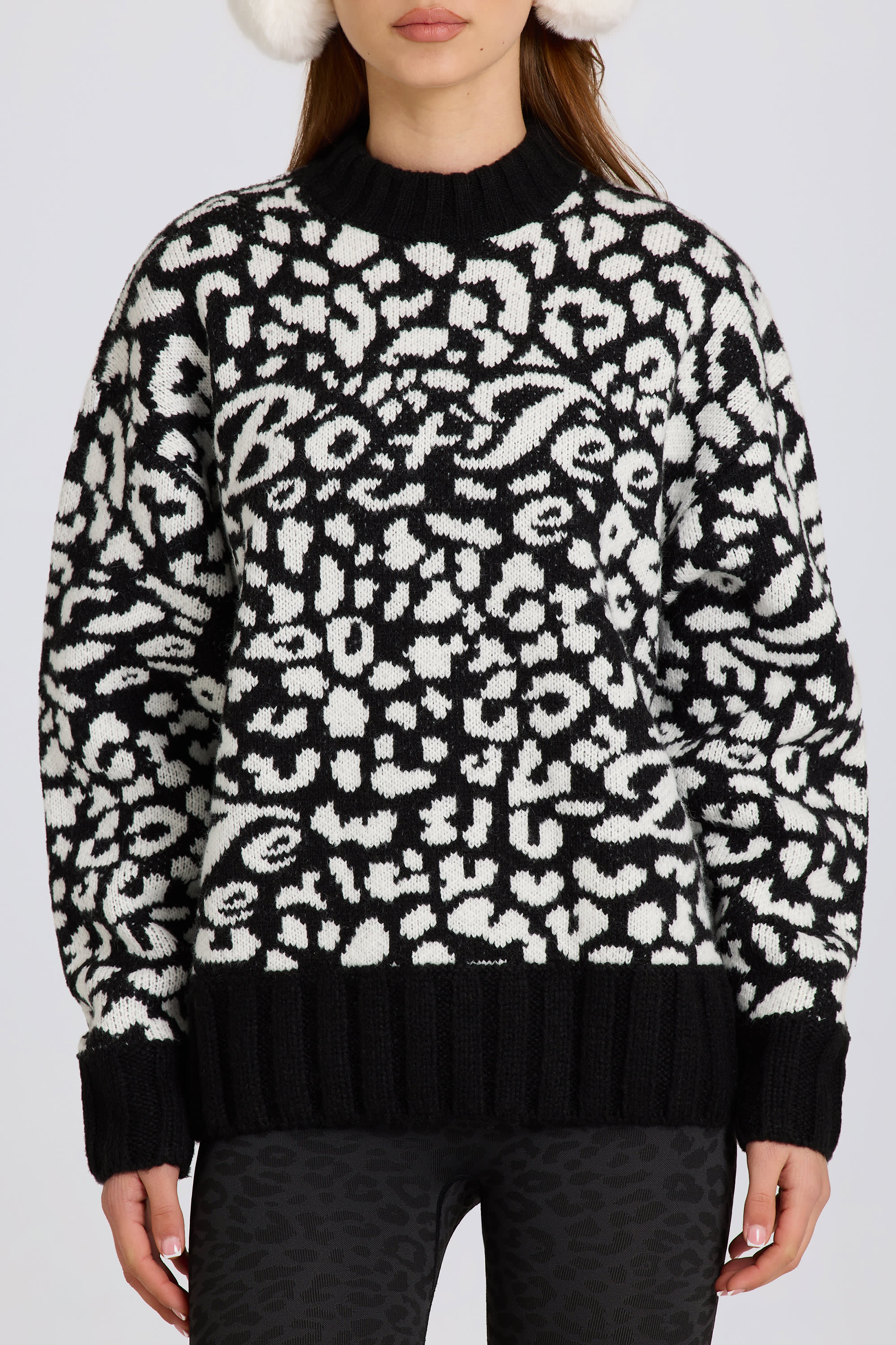 Jacquard-Knit Oversized Jumper in Black - Image 2