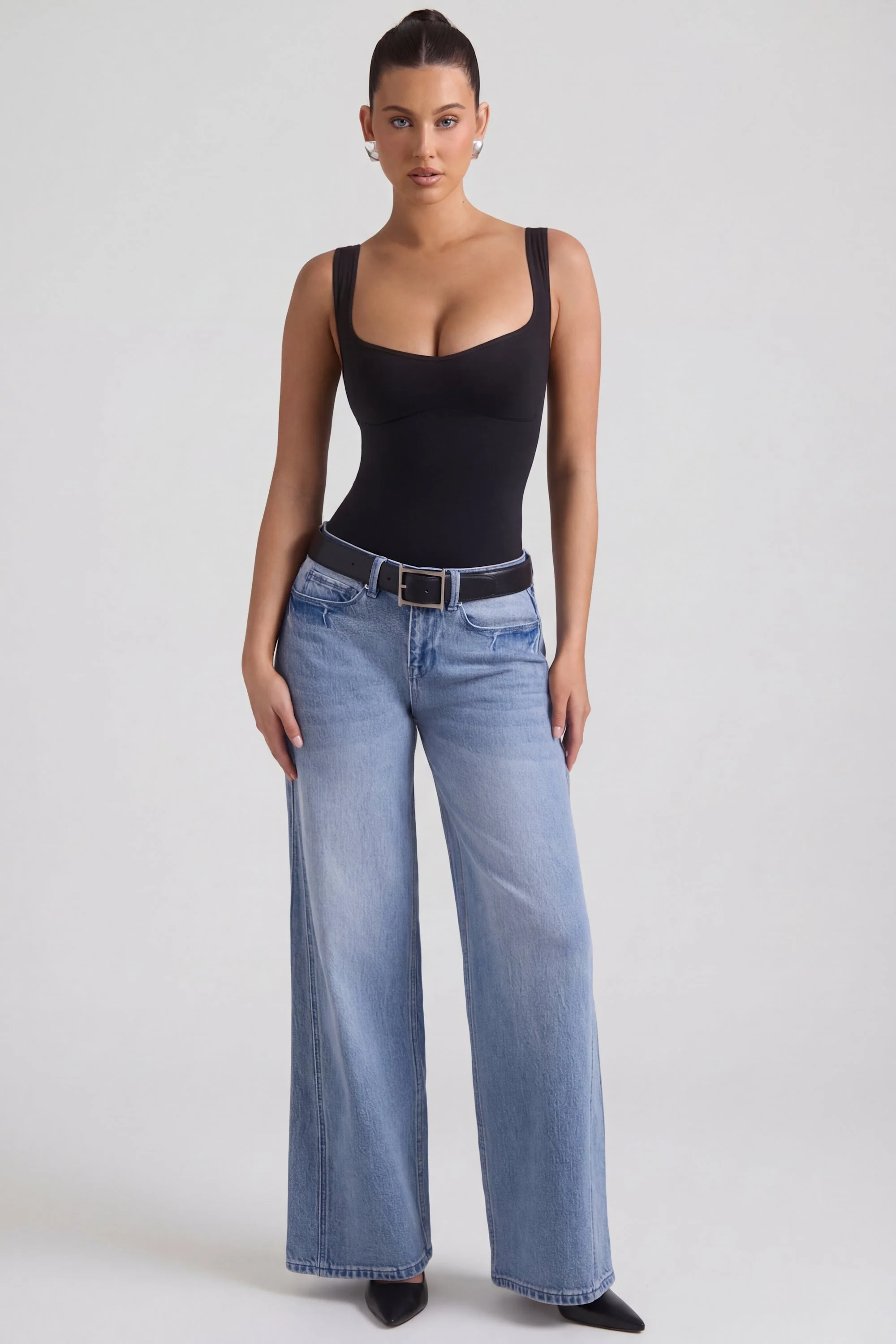 Low-Rise Wide-Leg Jeans in Vintage Wash