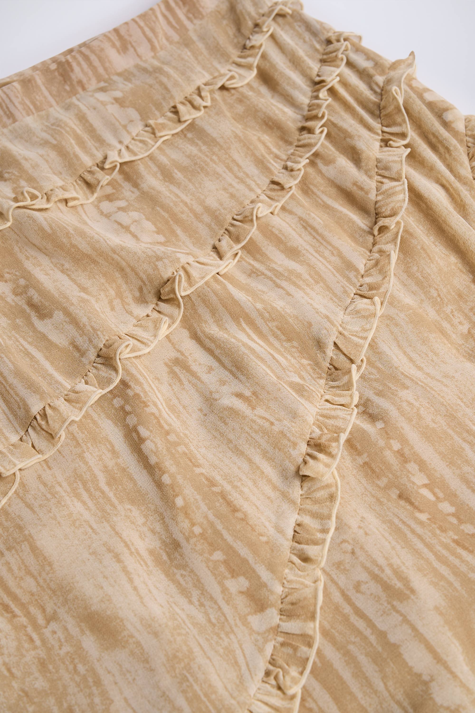 Ruffled Asymmetric Mid-Rise Maxi Skirt in Tan Print - Image 4