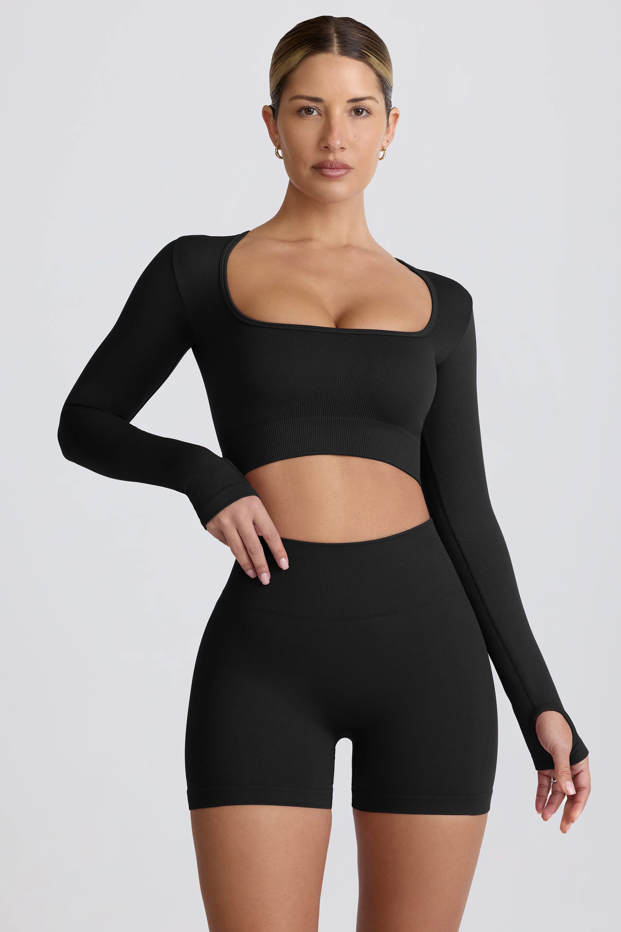 Super Sculpt Seamless Long-Sleeve Crop Top in Black - Image 6