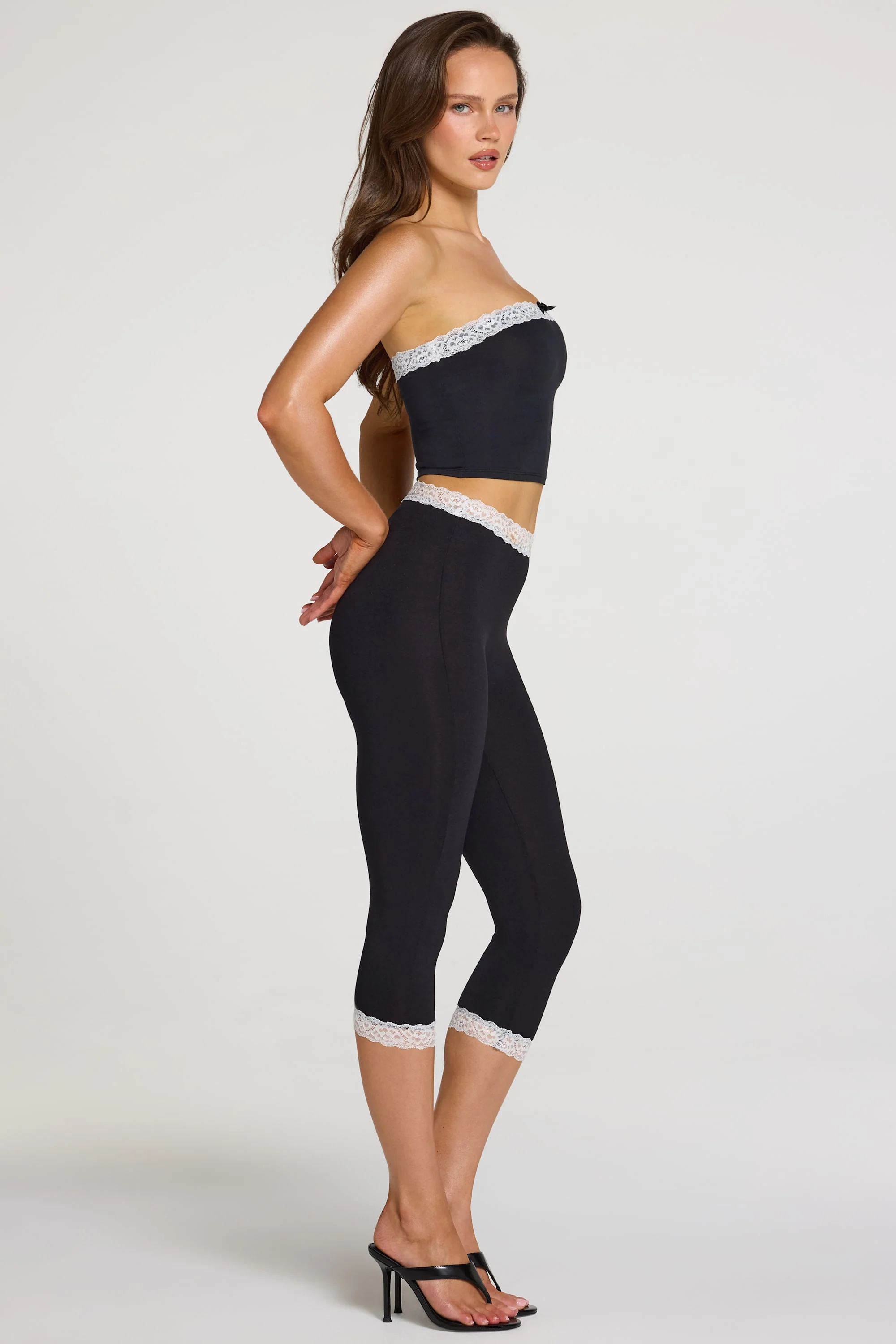 Modal Lace-Trim Mid-Rise Capri Leggings in Black - Image 3